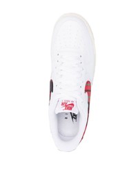 Baskets basses en cuir écossaises blanches Nike