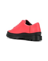 Baskets basses en cuir fuchsia Camper