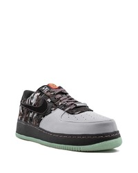 Baskets basses en cuir gris foncé Nike