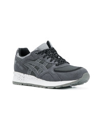 Baskets basses en cuir gris foncé Asics