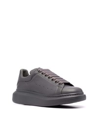 Baskets basses en cuir gris foncé Alexander McQueen