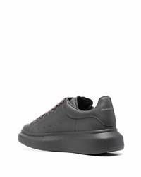 Baskets basses en cuir gris foncé Alexander McQueen