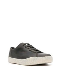 Baskets basses en cuir gris foncé Camper