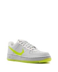 Baskets basses en cuir grises Nike