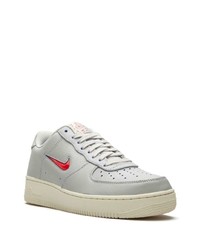 Baskets basses en cuir grises Nike