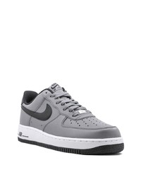 Baskets basses en cuir grises Nike