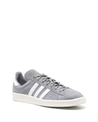 Baskets basses en cuir grises adidas