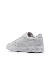 Baskets basses en cuir grises Reebok