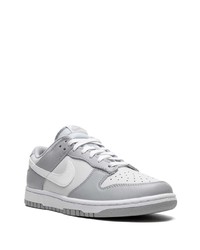 Baskets basses en cuir grises Nike