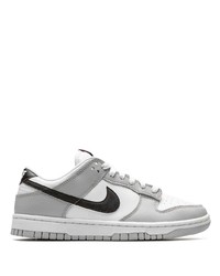 Baskets basses en cuir grises Nike