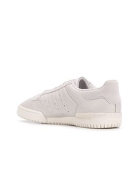 Baskets basses en cuir grises adidas