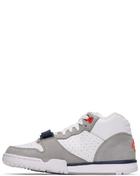 Baskets basses en cuir grises Nike