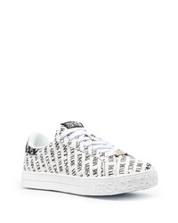 Baskets basses en cuir imprimées blanches et noires VERSACE JEANS COUTURE