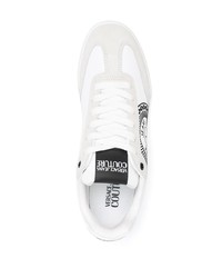 Baskets basses en cuir imprimées blanches et noires VERSACE JEANS COUTURE