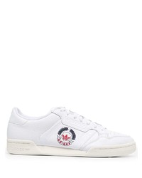 Baskets basses en cuir imprimées blanches adidas