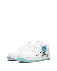 Baskets basses en cuir imprimées blanches Nike