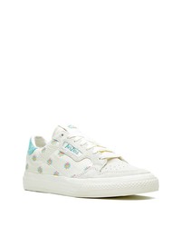 Baskets basses en cuir imprimées blanches adidas