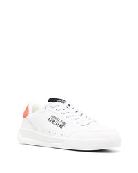 Baskets basses en cuir imprimées blanches VERSACE JEANS COUTURE