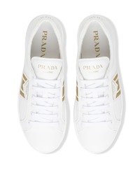 Baskets basses en cuir imprimées blanches Prada