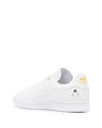 Baskets basses en cuir imprimées blanches adidas