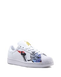 Baskets basses en cuir imprimées blanches adidas