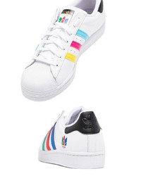 Baskets basses en cuir imprimées blanches adidas