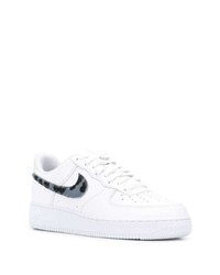 Baskets basses en cuir imprimées blanches Nike