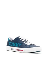 Baskets basses en cuir imprimées bleu marine Tommy Jeans