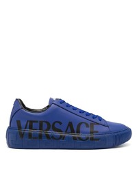Baskets basses en cuir imprimées bleu marine Versace