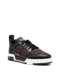 Baskets basses en cuir imprimées marron foncé Moschino