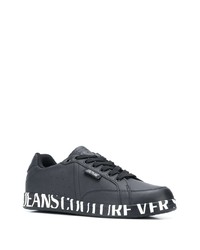 Baskets basses en cuir imprimées noires et blanches VERSACE JEANS COUTURE