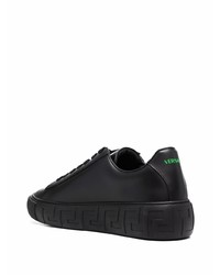 Baskets basses en cuir imprimées noires Versace