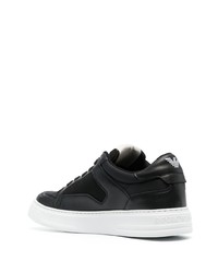 Baskets basses en cuir imprimées noires Emporio Armani