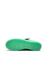 Baskets basses en cuir imprimées serpent argentées Nike