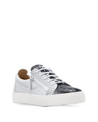 Baskets basses en cuir imprimées serpent blanches Giuseppe Zanotti