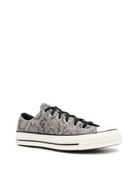 Baskets basses en cuir imprimées serpent grises Converse