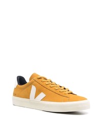 Baskets basses en cuir jaunes Veja