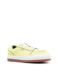 Baskets basses en cuir jaunes Sunnei