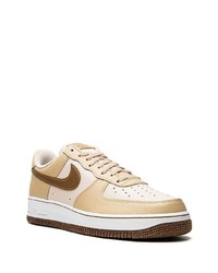 Baskets basses en cuir marron clair Nike