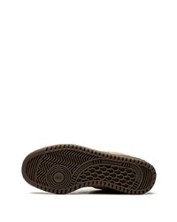 Baskets basses en cuir marron clair adidas