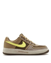 Baskets basses en cuir marron clair Nike