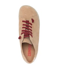 Baskets basses en cuir marron clair Camper