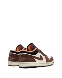 Baskets basses en cuir marron foncé Jordan