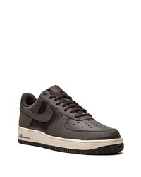 Baskets basses en cuir marron foncé Nike