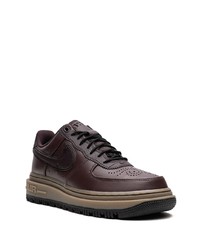 Baskets basses en cuir marron foncé Nike