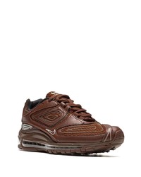 Baskets basses en cuir marron foncé Nike