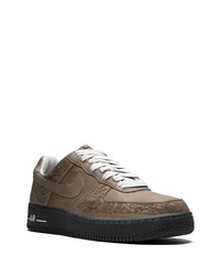 Baskets basses en cuir marron Nike