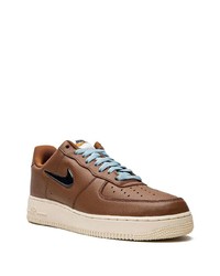 Baskets basses en cuir marron Nike