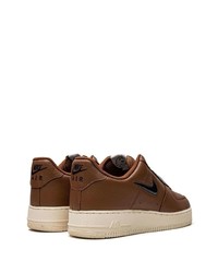 Baskets basses en cuir marron Nike