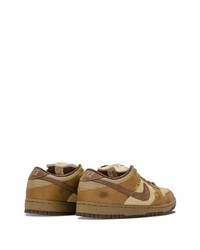 Baskets basses en cuir marron Nike